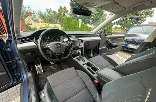 VOLKSWAGEN Passat Alltrack 