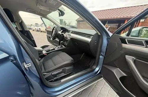 VOLKSWAGEN Passat Alltrack 