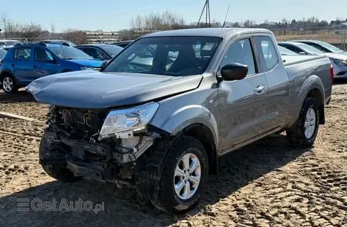 NISSAN Navara 