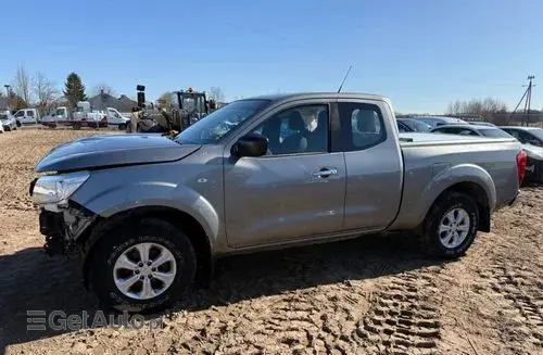 NISSAN Navara 