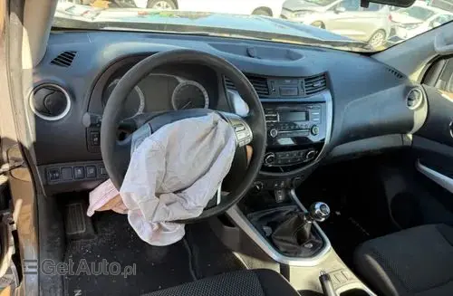 NISSAN Navara 