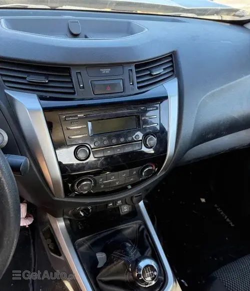 NISSAN Navara 