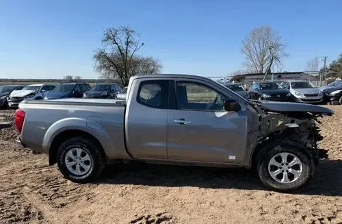 NISSAN Navara 