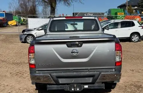 NISSAN Navara 