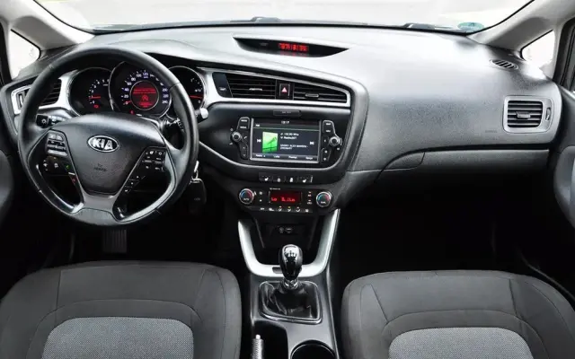 KIA Ceed 1.6 CRDi SCR L Business Line