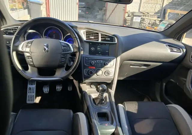 CITROËN DS4 E-HDi 110 Chic