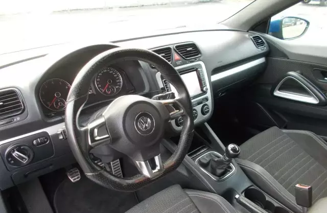 VOLKSWAGEN Scirocco 