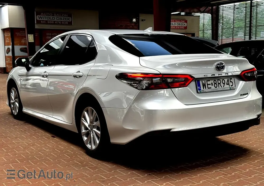 TOYOTA Camry 