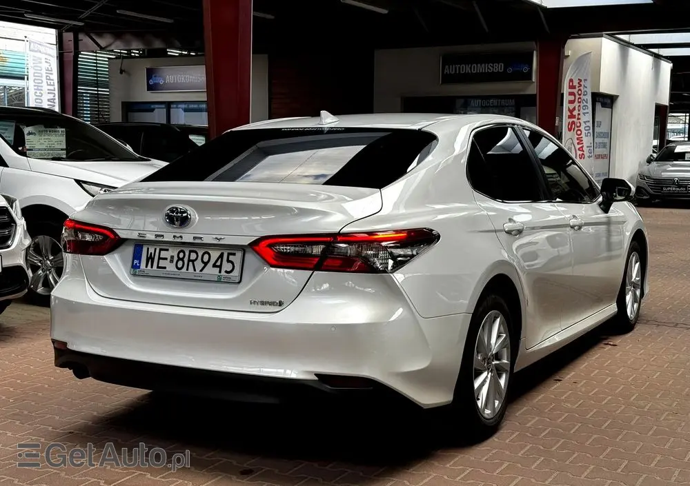 TOYOTA Camry 