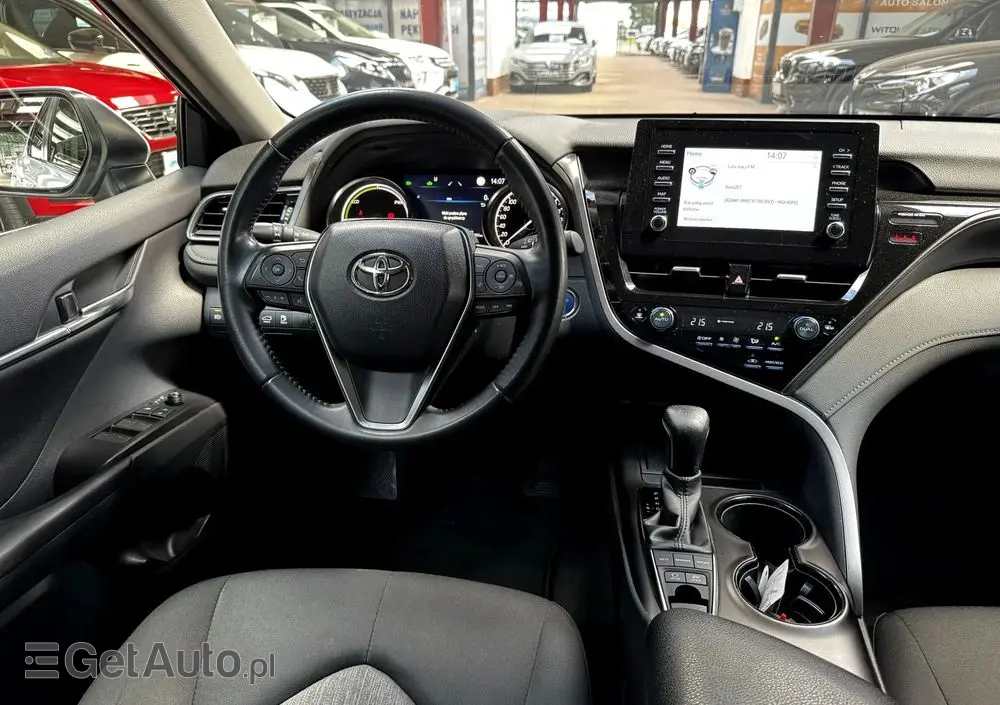 TOYOTA Camry 