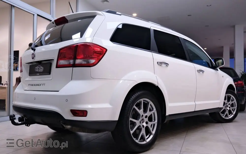 FIAT Freemont 2.0 Multijet 16V DPF Automatik Allrad Cross