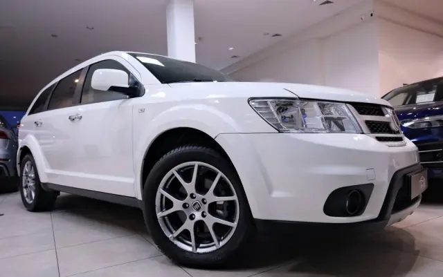 FIAT Freemont 2.0 Multijet 16V DPF Automatik Allrad Cross