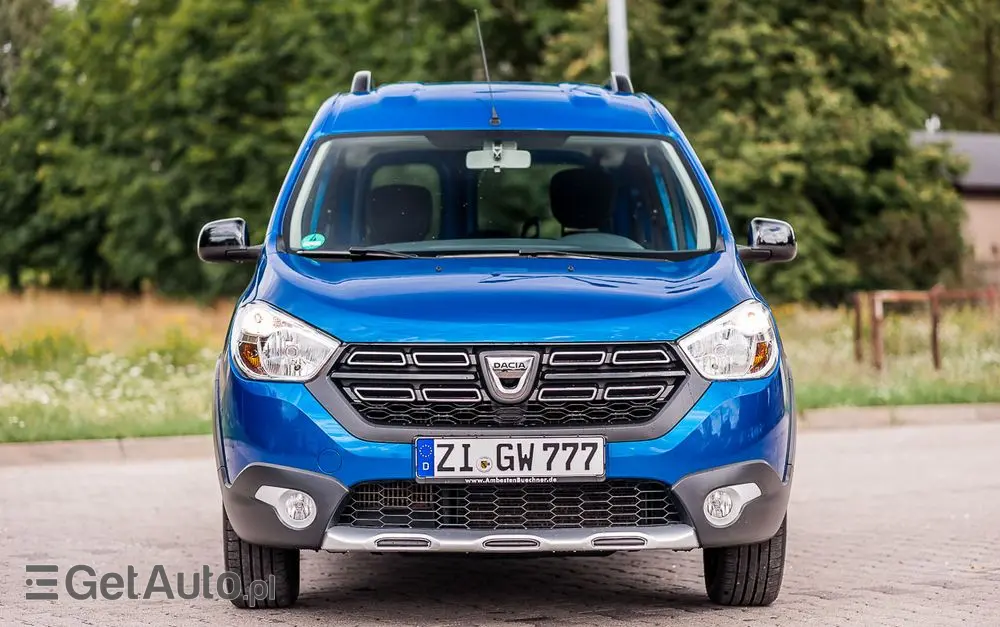 DACIA Dokker TCe 115 Stepway Celebration