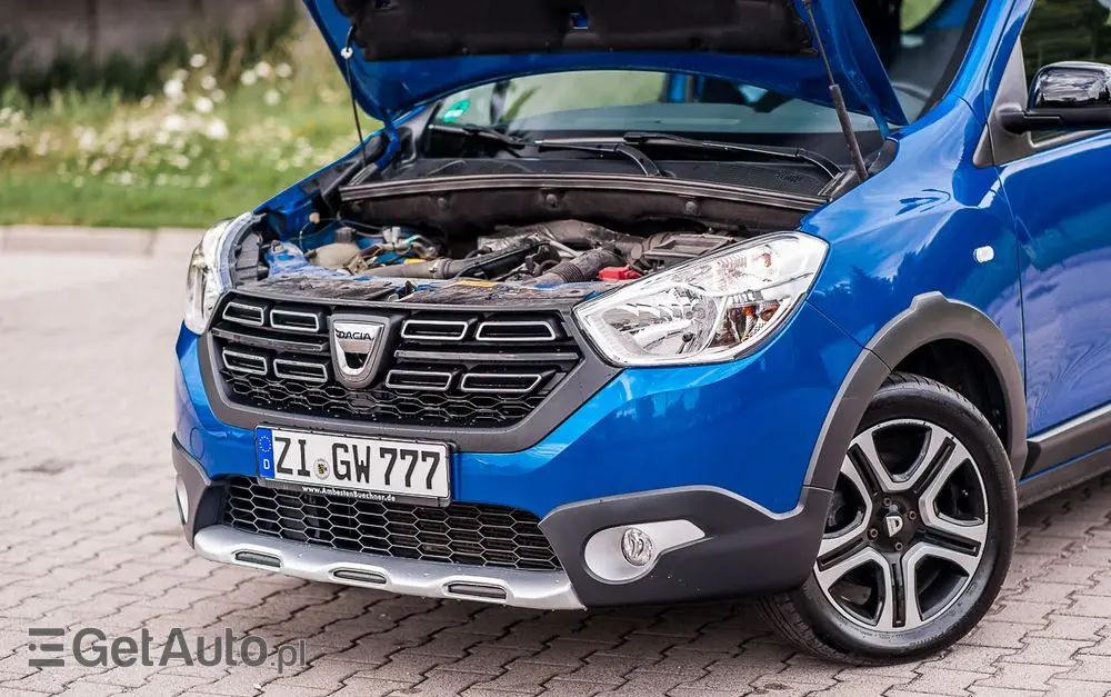 DACIA Dokker TCe 115 Stepway Celebration