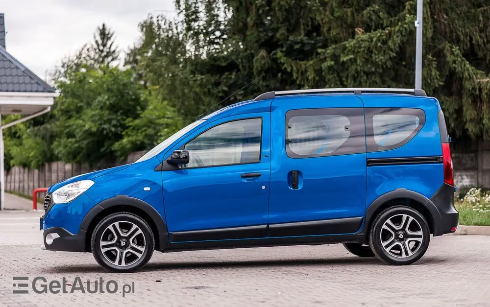DACIA Dokker TCe 115 Stepway Celebration