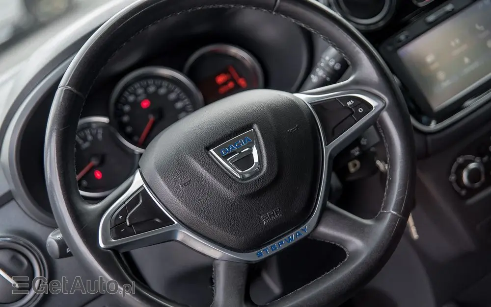 DACIA Dokker TCe 115 Stepway Celebration