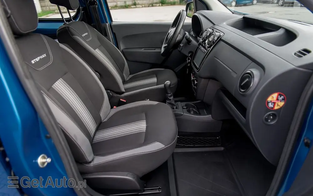 DACIA Dokker TCe 115 Stepway Celebration