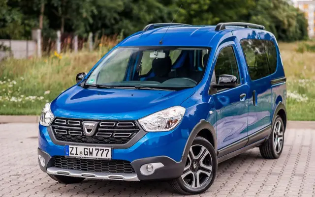 DACIA Dokker TCe 115 Stepway Celebration