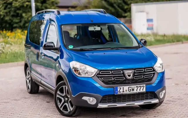 DACIA Dokker TCe 115 Stepway Celebration