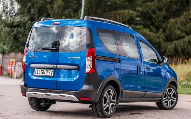 DACIA Dokker TCe 115 Stepway Celebration