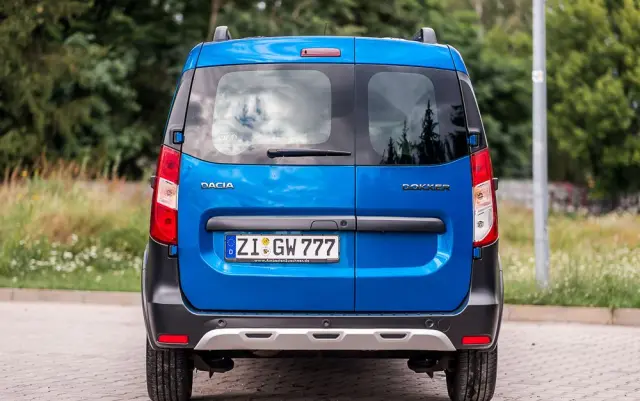 DACIA Dokker TCe 115 Stepway Celebration