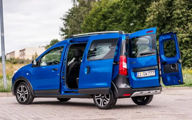 DACIA Dokker TCe 115 Stepway Celebration