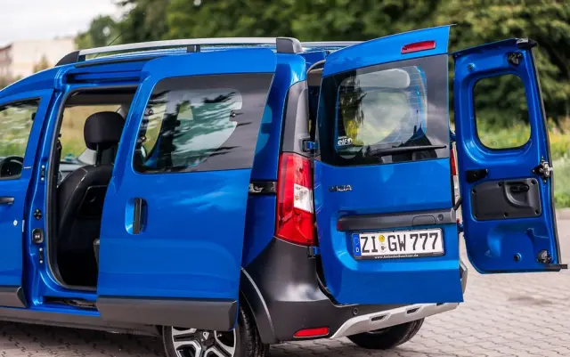 DACIA Dokker TCe 115 Stepway Celebration