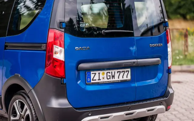 DACIA Dokker TCe 115 Stepway Celebration