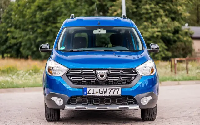DACIA Dokker TCe 115 Stepway Celebration