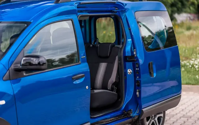 DACIA Dokker TCe 115 Stepway Celebration