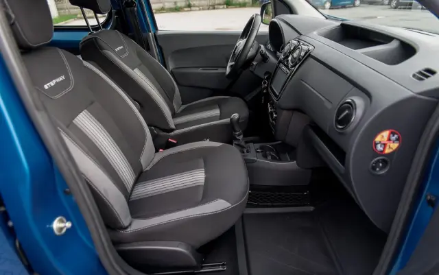 DACIA Dokker TCe 115 Stepway Celebration