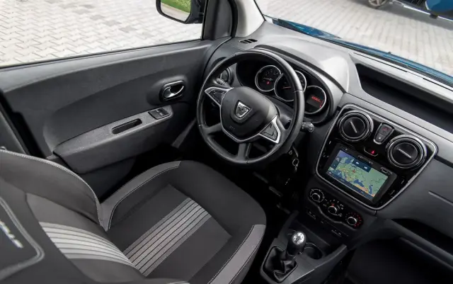 DACIA Dokker TCe 115 Stepway Celebration