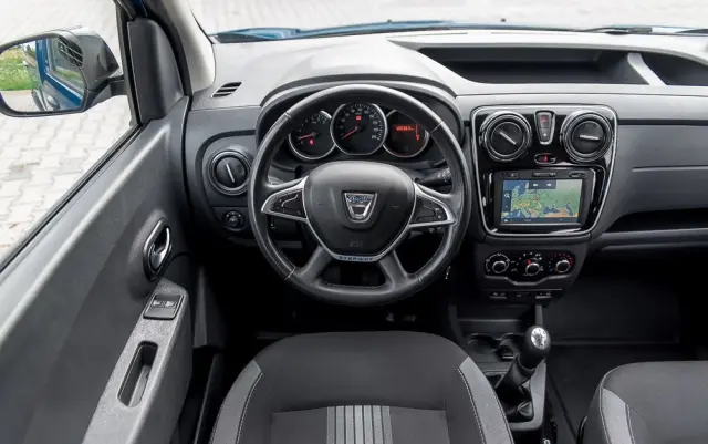 DACIA Dokker TCe 115 Stepway Celebration