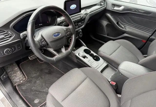 FORD Focus 2.0 TDCi ST-Line Red ASS PowerShift