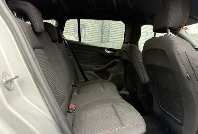 FORD Focus 2.0 TDCi ST-Line Red ASS PowerShift