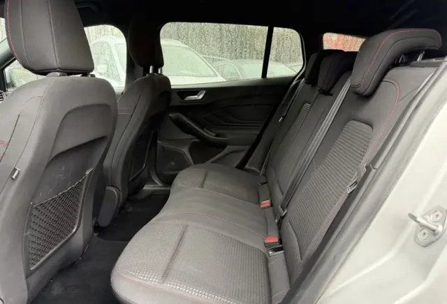 FORD Focus 2.0 TDCi ST-Line Red ASS PowerShift