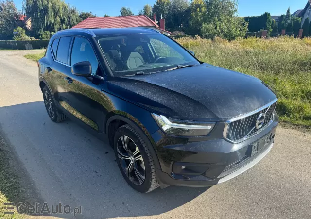 VOLVO XC 40 Momentum