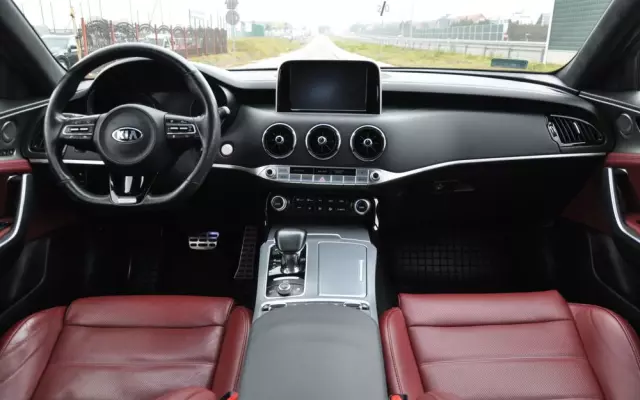 KIA Stinger 3.3 T-GDI V6 GT AWD