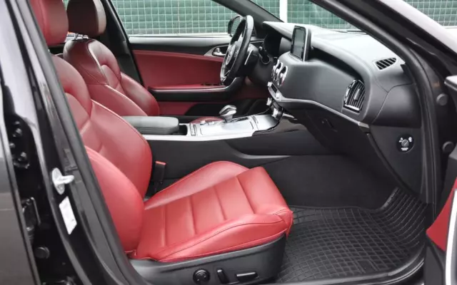 KIA Stinger 3.3 T-GDI V6 GT AWD