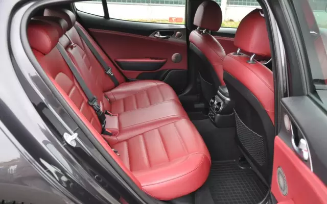 KIA Stinger 3.3 T-GDI V6 GT AWD