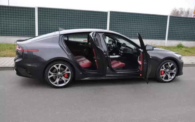 KIA Stinger 3.3 T-GDI V6 GT AWD