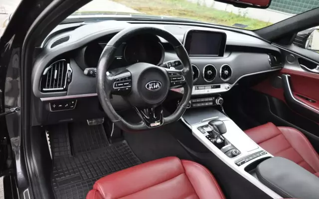 KIA Stinger 3.3 T-GDI V6 GT AWD