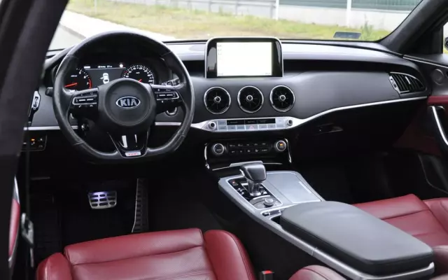 KIA Stinger 3.3 T-GDI V6 GT AWD