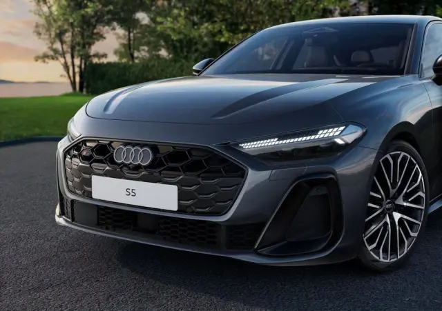 AUDI S5 Limousine 