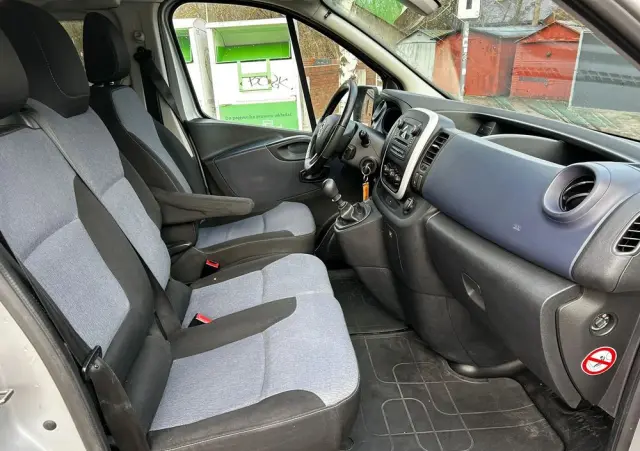 OPEL Vivaro 