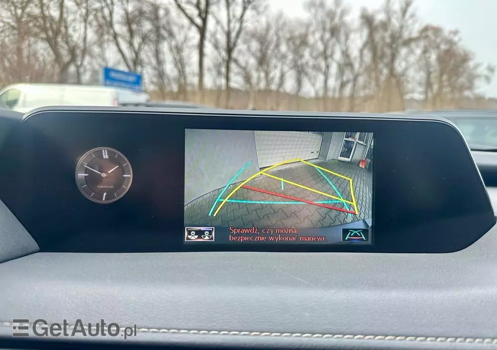 LEXUS UX 250h Business Edition