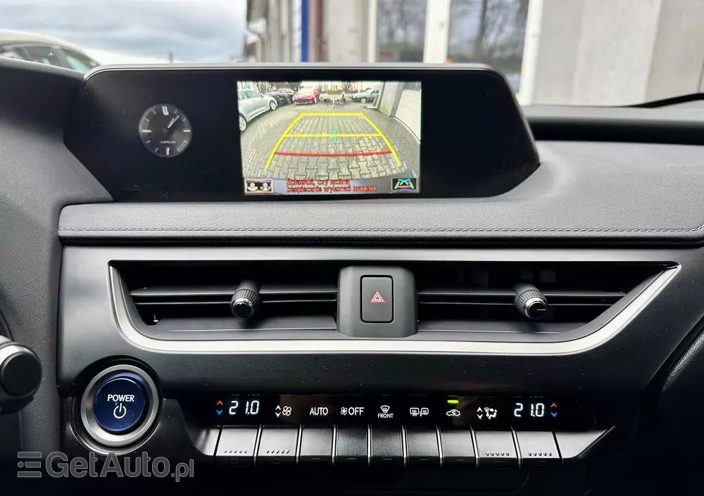 LEXUS UX 250h Business Edition