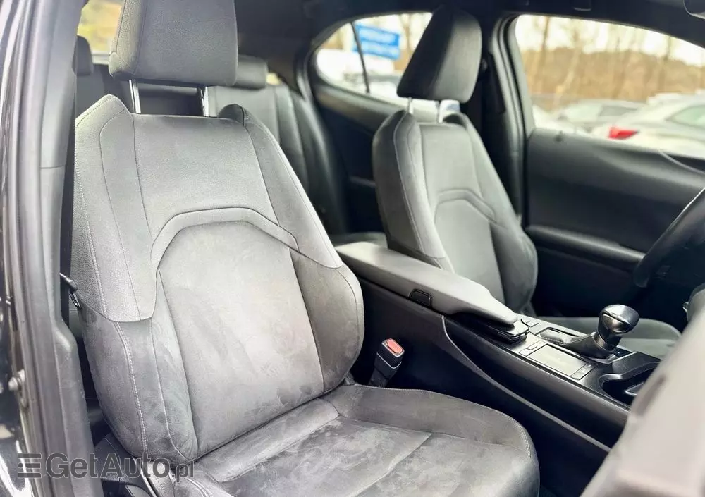 LEXUS UX 250h Business Edition