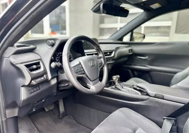 LEXUS UX 250h Business Edition