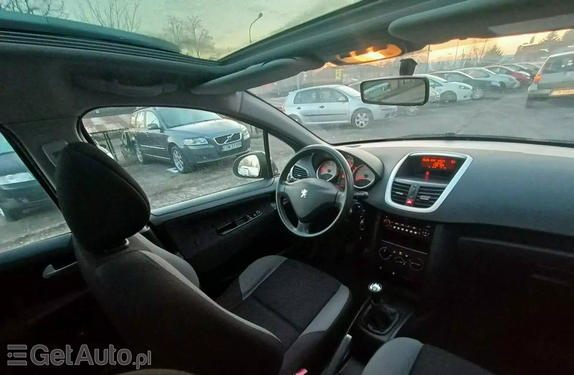 PEUGEOT 207 
